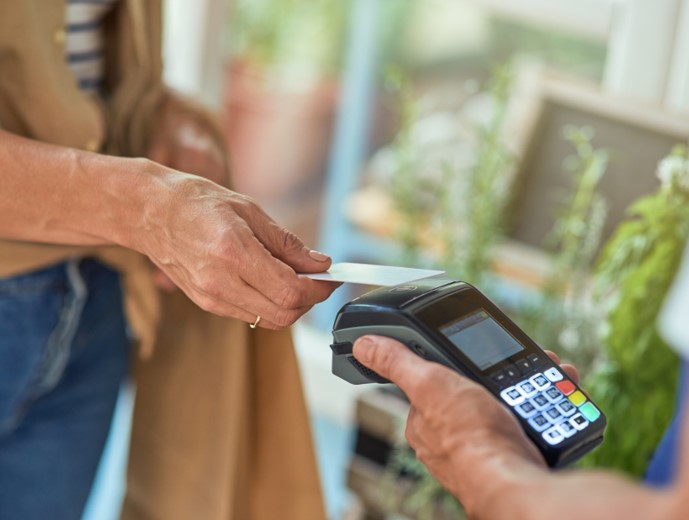 Cartao-de-debito-ou-cartao-de-credito-qual-deve-escolher.jpg